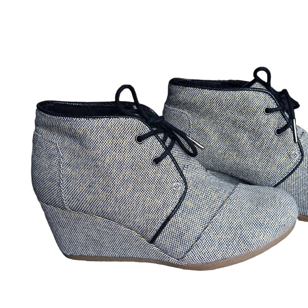 EUC Toms Desert Wedge Lace Up Ankle Bootie Tweed Linen Metallic sz 8